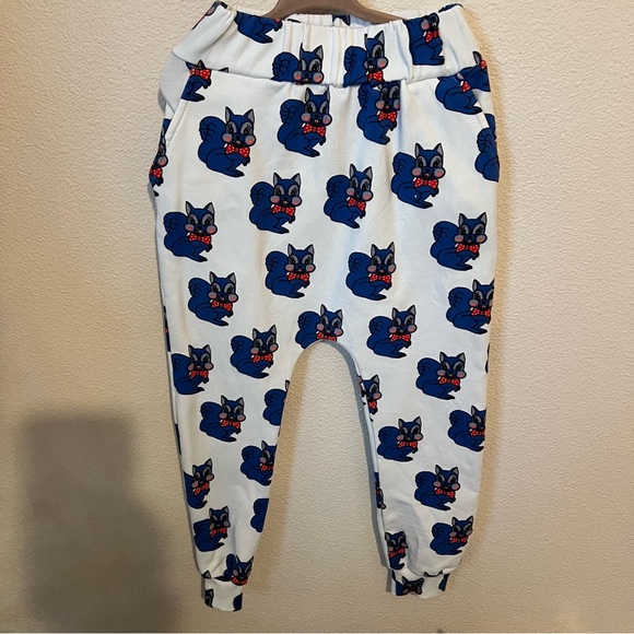 Hugo Loves Tiki Squirrel Kids Sweatshirt - Picture 4 of 10